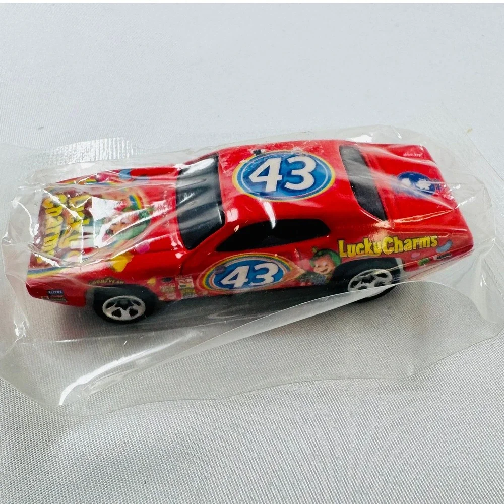 Hot Wheels Richard Petty 43 Cereal Promo Set 74 Charger 71 GTX 70 Roadrunner